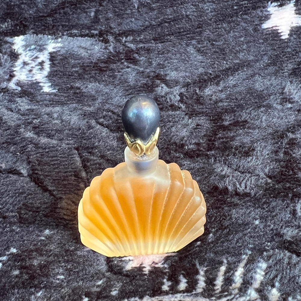Black Pearls Elizabeth Taylor Glass Eau De Parfum Full Bottle - Picture 2 of 5